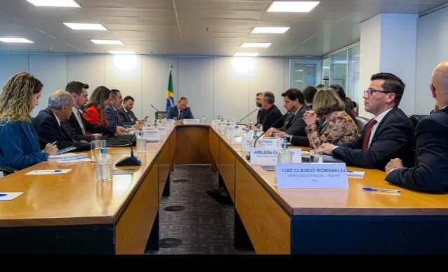 Comissão especial formada por deputados paranaenses faz primeira reunião em Brasília para debater novo modelo de pedágio